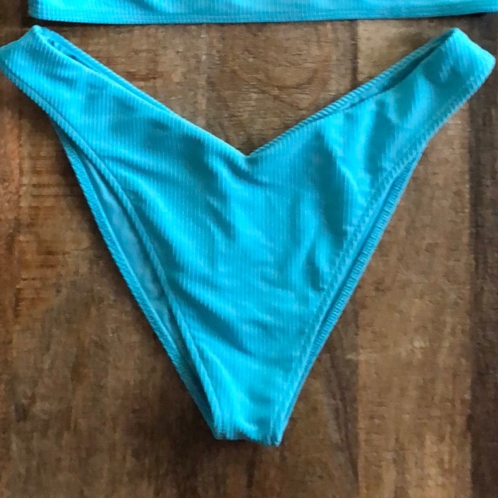 Frankie’s bikinis Enzo bottoms- oasis